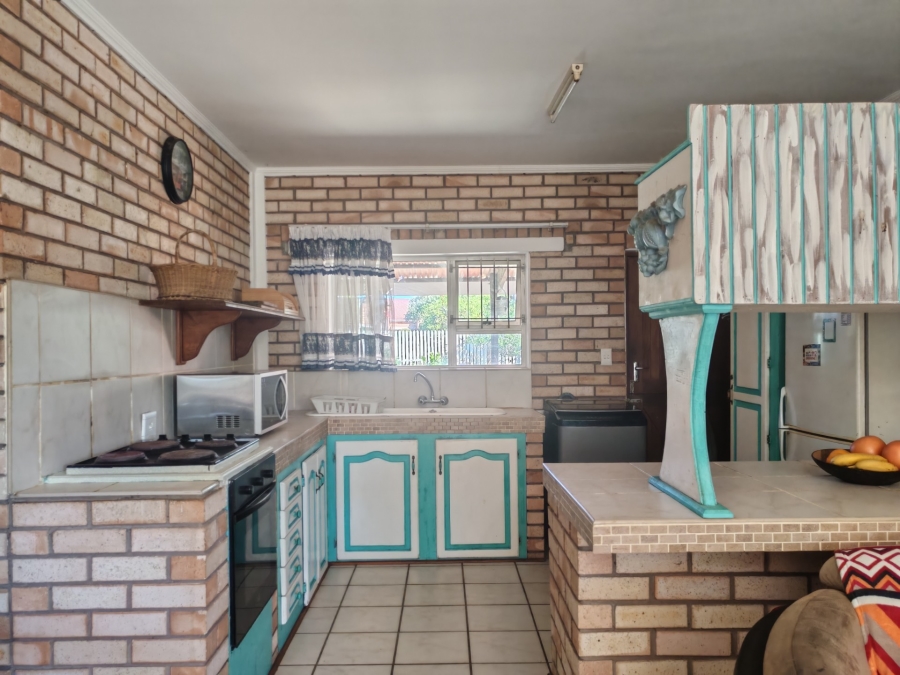 4 Bedroom Property for Sale in Boknesstrand Eastern Cape